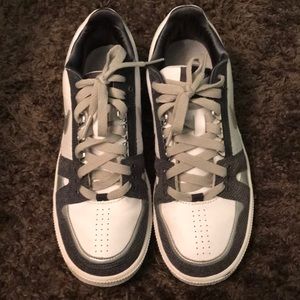 Nike Women’s low casual sneaker